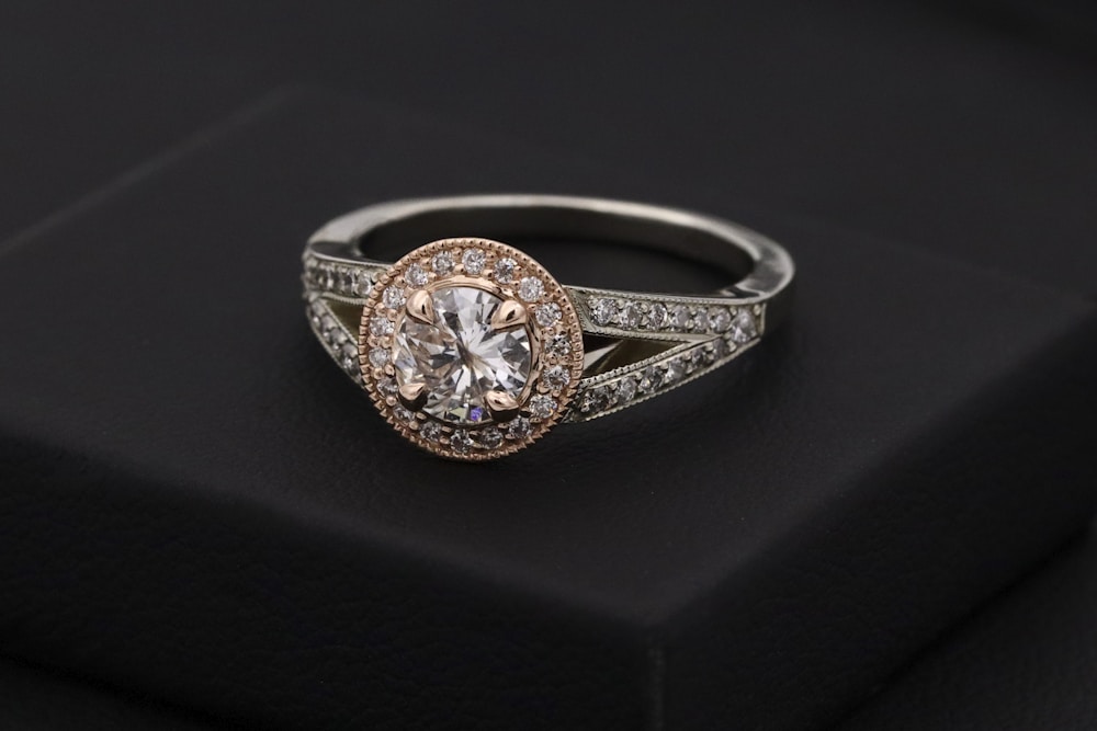 Aurora Solitaire Ring